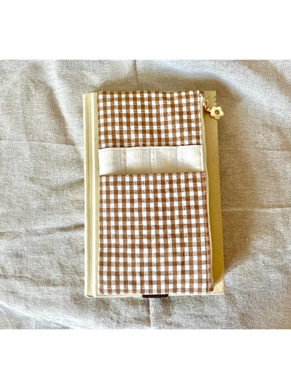 Gingham Elastic Pen Holder Bookmark: Attachable Journal Pouch